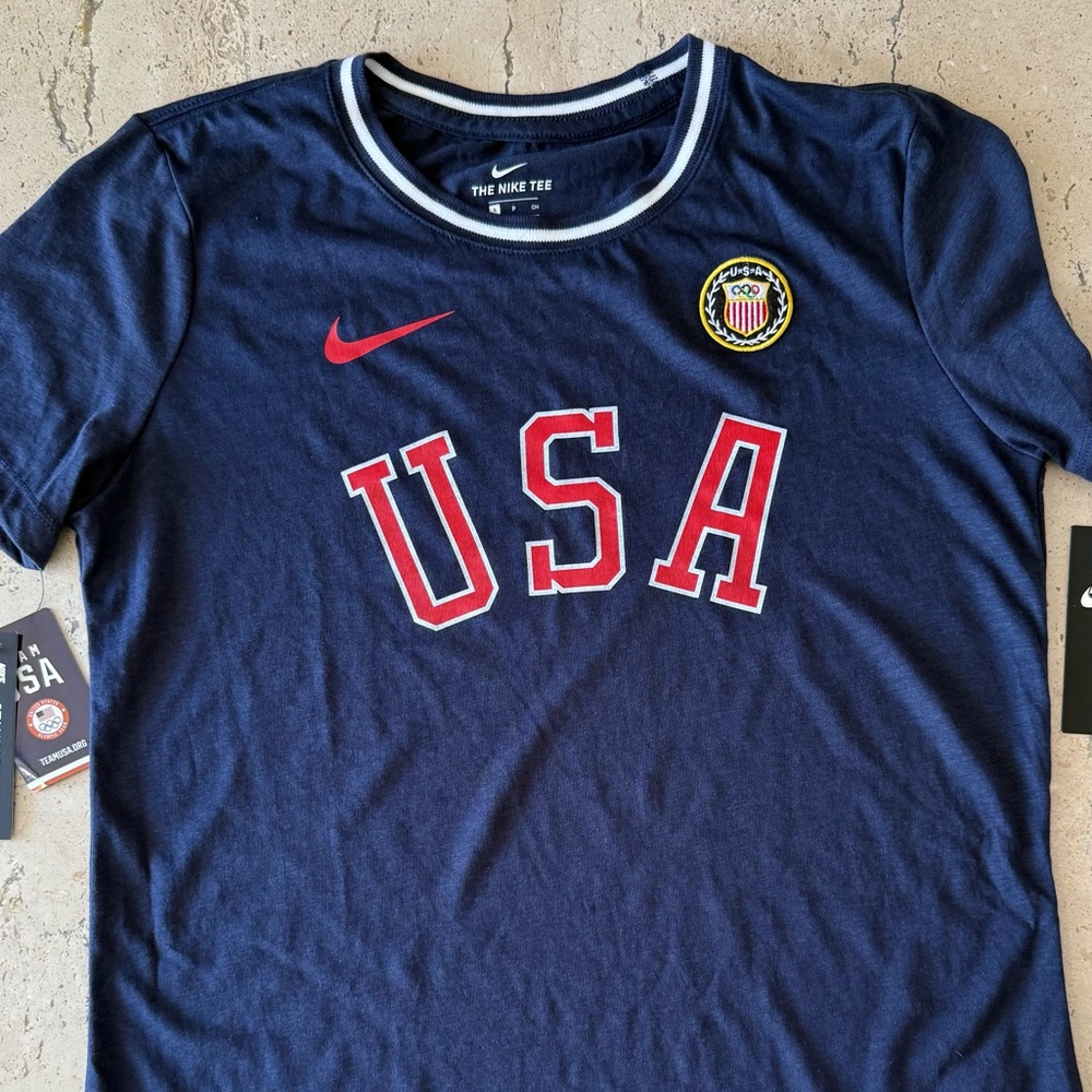 Women Nike Navy USA Tee (S)